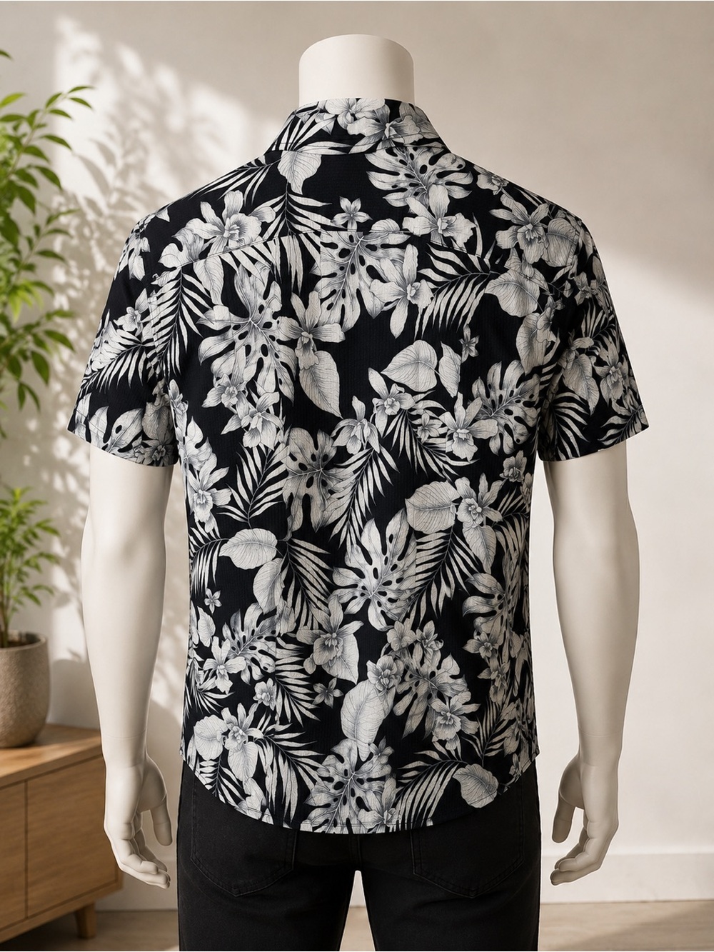 Tori Richard Men’s Hawaiian Camp Shirt Navy White Tropical Floral Print
